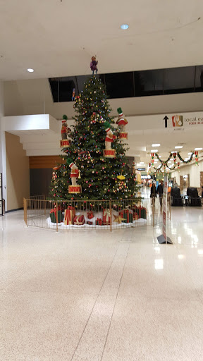 Shopping Mall «Merle Hay Mall», reviews and photos, 3800 Merle Hay Rd, Des Moines, IA 50310, USA