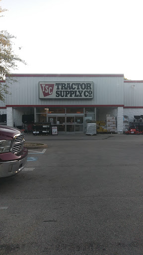Home Improvement Store «Tractor Supply Co.», reviews and photos, 2300 N Woodland Blvd, DeLand, FL 32720, USA