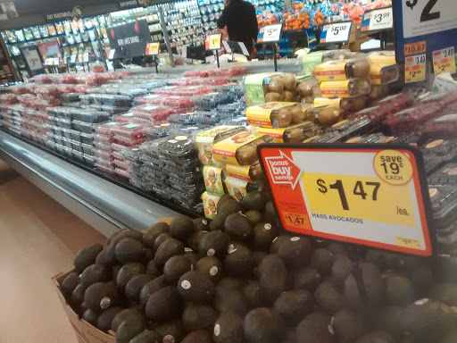 Grocery Store «Giant», reviews and photos, 1454 Chain Bridge Rd, McLean, VA 22101, USA