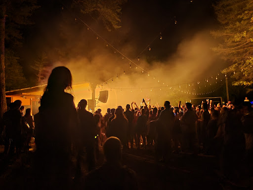 Lodge «Pine Creek Lodge», reviews and photos, 2496 E River Rd, Livingston, MT 59047, USA