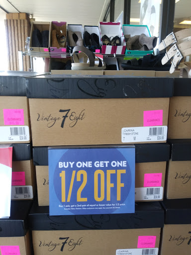 Shoe Store «Shoe Carnival», reviews and photos, 360 John R Rd, Troy, MI 48083, USA