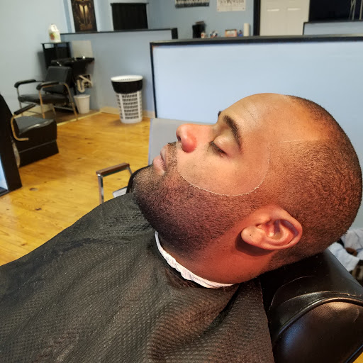 Barber Shop «Praise N Fades Barbershop», reviews and photos, 1119 E Kentucky St, Louisville, KY 40204, USA