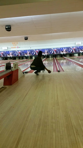 Bowling Alley «American Bowling Lanes», reviews and photos, 123 North St, Southbridge, MA 01550, USA