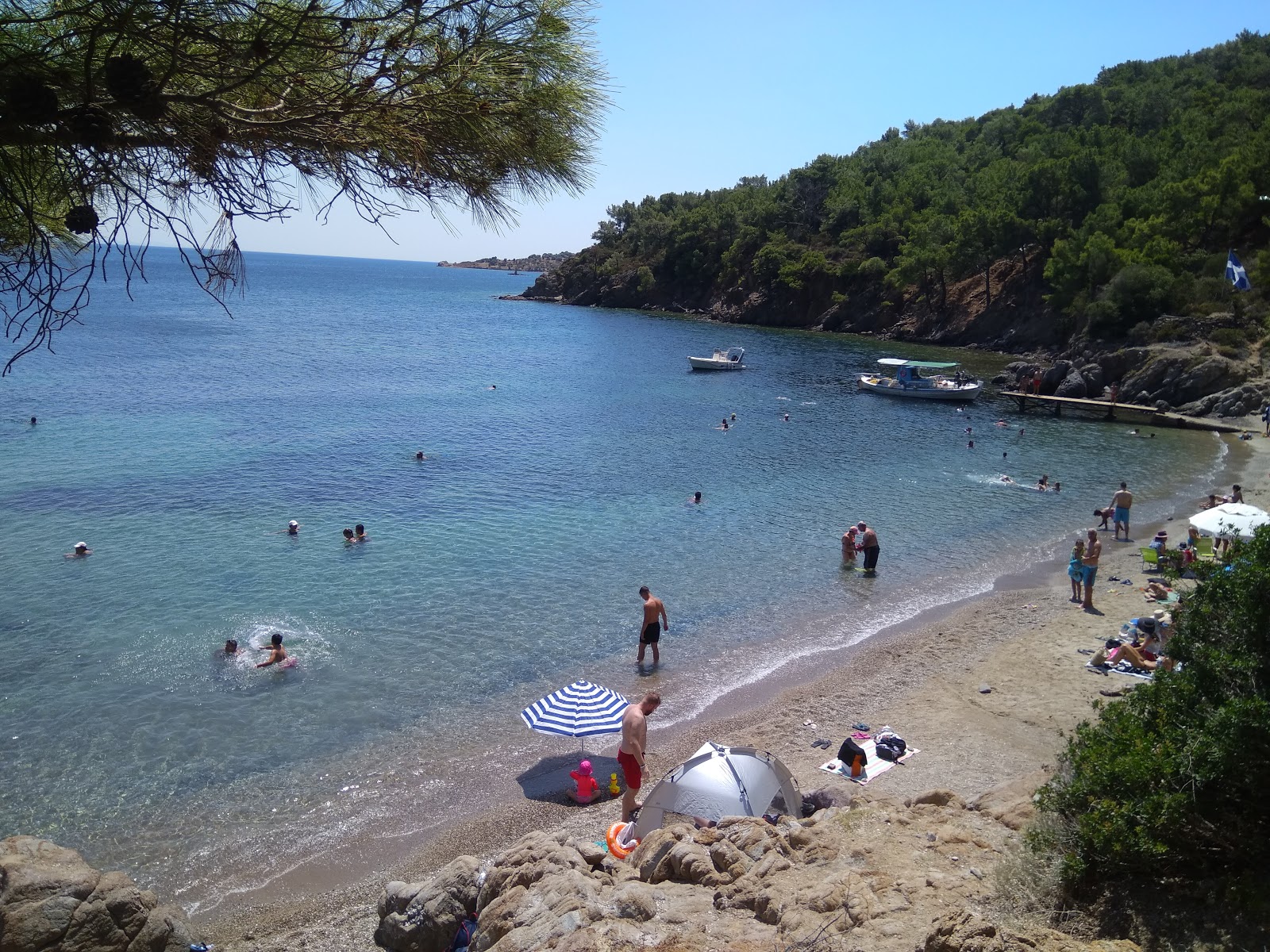 Foto von Paralia Ag. Ermogenis mit beiger sand Oberfläche