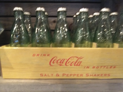 American Restaurant «Cracker Barrel Old Country Store», reviews and photos, 200 Cracker Barrel Dr, Clarksville, TN 37040, USA