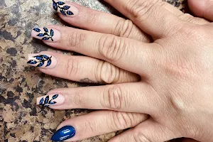 Jenna's Nails And Spa image