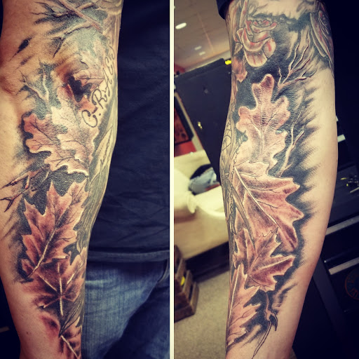 Tattoo Shop «Patriotic Pain Tattoo & Body Piercing», reviews and photos, 5658 William Penn Hwy, Murrysville, PA 15668, USA