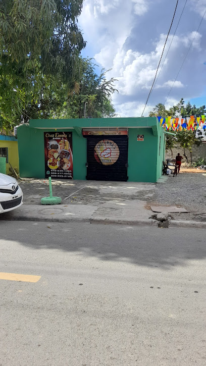 Chez Emma,s ragou a - Entrada de la Ureña capilla, Bethel 16, Santo Domingo Este