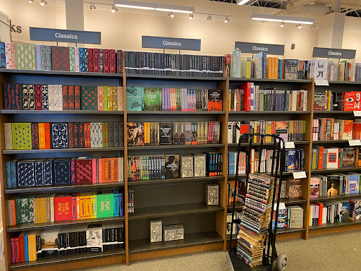 Book Store «Barnes & Noble Booksellers Fredericksburg/ Central Park», reviews and photos, 1220 Carl D. Silver Parkway, Fredericksburg, VA 22401, USA