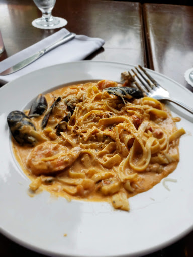 Seafood Restaurant «Detroit Seafood Market», reviews and photos, 1435 Randolph Street, Detroit, MI 48226, USA