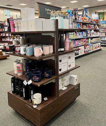 Book Store «Barnes & Noble Oxford Valley», reviews and photos, 210 Commerce Blvd, Fairless Hills, PA 19030, USA