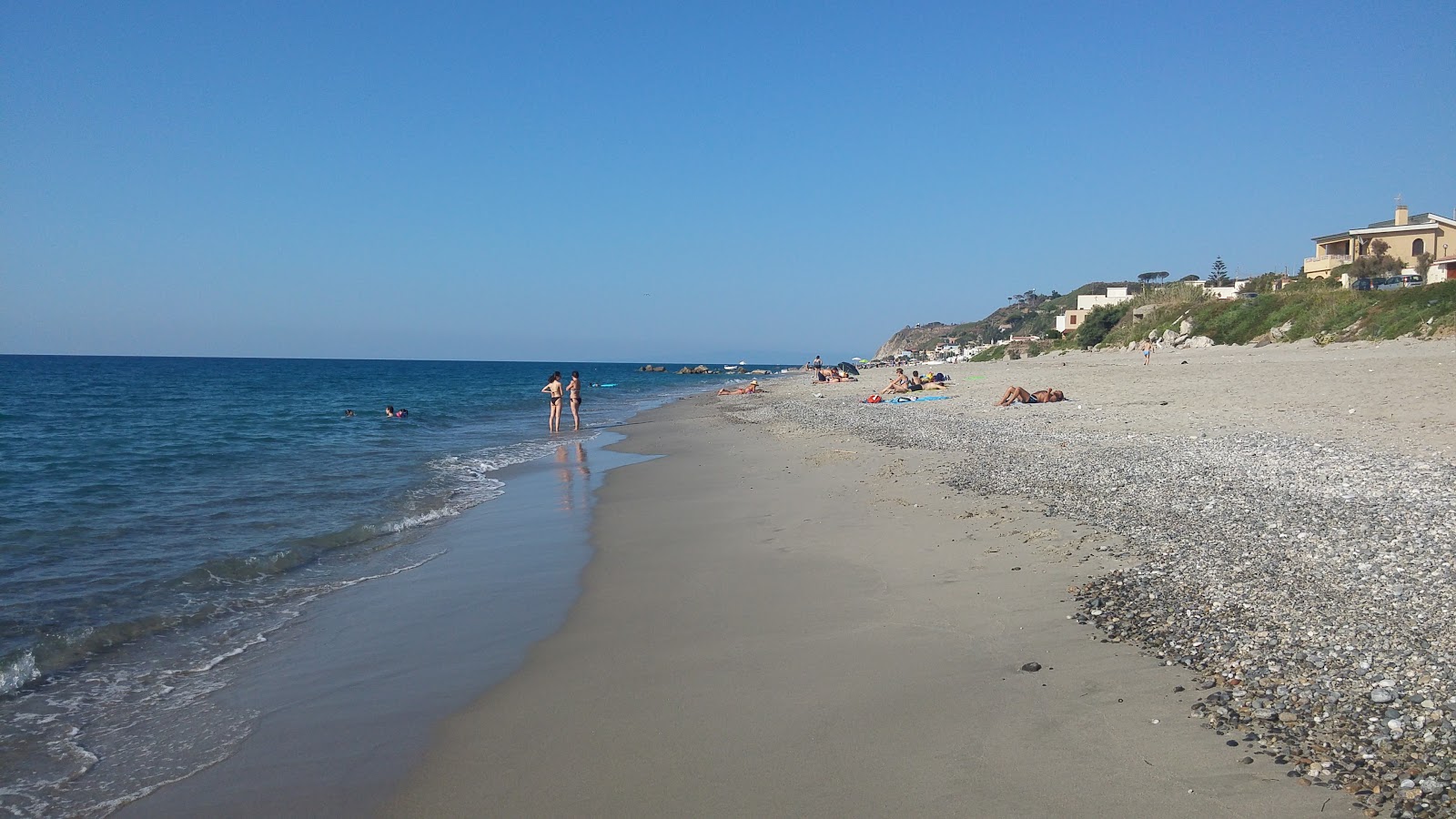 Fotografija San Saba beach z svetel pesek površino
