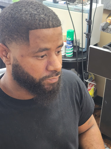 Barber Shop «Miles Barbershop», reviews and photos, 7611 S Osborne Rd #206, Upper Marlboro, MD 20772, USA