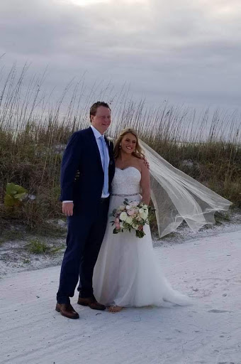 Bridal Shop «Bella Bianca Bridal», reviews and photos, 17W527 E Roosevelt Rd, Oakbrook Terrace, IL 60181, USA