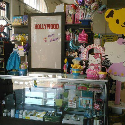 Party Planner «Hollywood Gift Shop», reviews and photos, 2308 S Vermont Ave, Los Angeles, CA 90007, USA