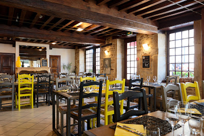 Hôtel-Restaurant Du Commerce à Pouilly-en-Auxois