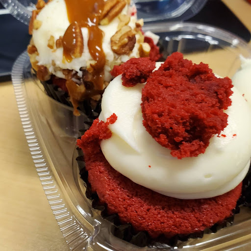 Bakery «Sugar Vault Desserts & Bakery», reviews and photos, 5606 Baltimore Ave, Hyattsville, MD 20781, USA