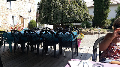 Hôtel et Restaurant le petit roche à Serrières