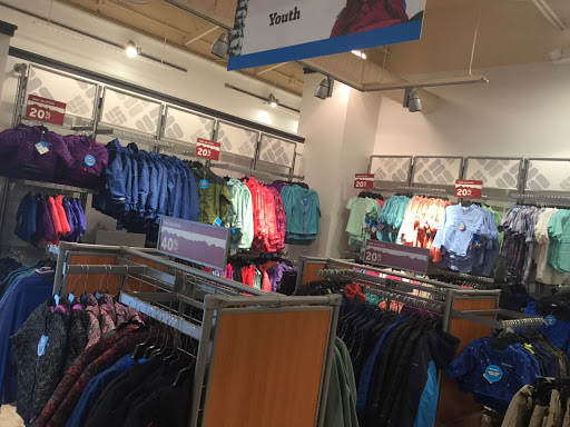 Sportswear Store «Columbia Sportswear Outlet Store at Tanger Outlets Hilton Head», reviews and photos, 1414 Fording Island Rd F200, Bluffton, SC 29910, USA