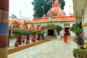 Naya Hanuman Temple Lucknow image