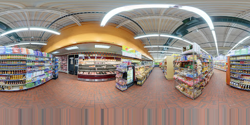 Produce Market «Rogers Park Fruit Market», reviews and photos, 7401 N Clark St, Chicago, IL 60626, USA