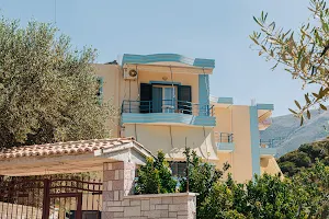 Laberia Apartments image