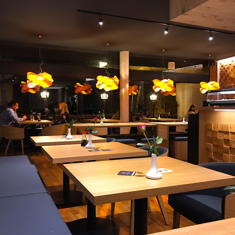 SU-CHIN, Sushi- und Asiatisches Restaurant