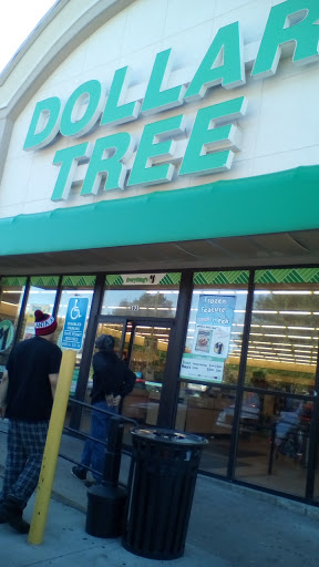 Dollar Store «Dollar Tree», reviews and photos, 2821 E Euclid Ave, Des Moines, IA 50317, USA