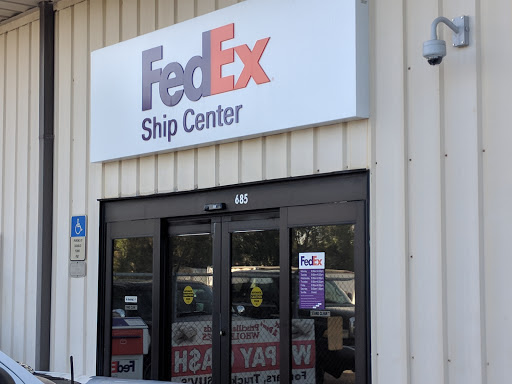 Shipping and Mailing Service «FedEx Ship Center», reviews and photos, 685 8th Ct, Vero Beach, FL 32962, USA