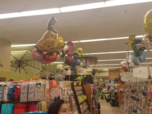 Grocery Store «Jewel-Osco», reviews and photos, 1157 N Eola Rd, Aurora, IL 60502, USA