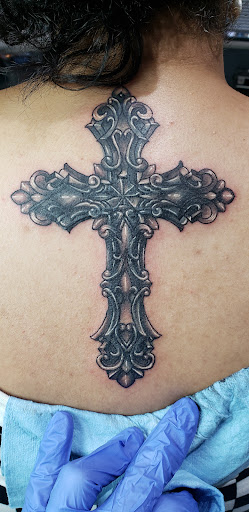 Tattoo Shop «Platinum Rose Studio & Gallery», reviews and photos, 1725 Blairs Ferry Rd, Cedar Rapids, IA 52402, USA