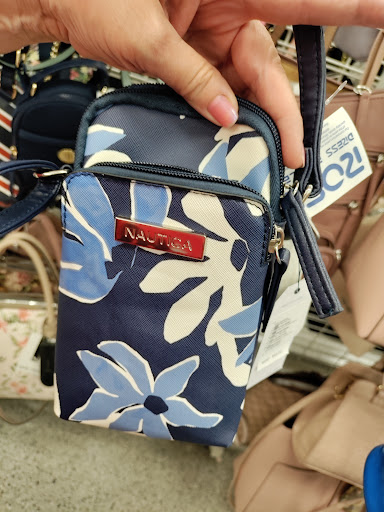 Clothing Store «Ross Dress for Less», reviews and photos, 4311 Norfolk Pkwy, West Melbourne, FL 32904, USA