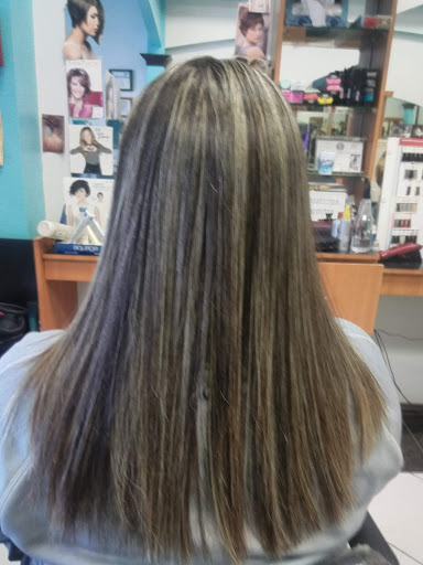 Beauty Salon «Hollywood Hair Salon», reviews and photos, 1100 N Blue Mound Rd, Saginaw, TX 76131, USA