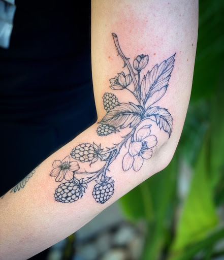 Tattoo Shop «Earthbound Tattoo», reviews and photos, 490 Orange Ave, Sand City, CA 93955, USA