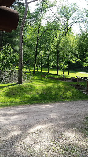 Cabin Rental Agency «Grumpsters Log Cabins», reviews and photos, 535 Ash St, McGregor, IA 52157, USA