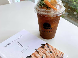 MY LIB' Coffee & Library