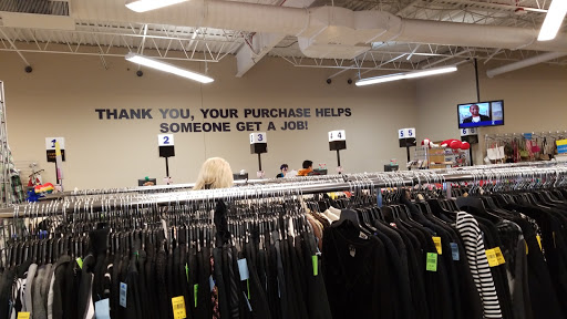 Thrift Store «Goodwill Store & Donation Center», reviews and photos, 1521 Lee St, Des Plaines, IL 60018, USA
