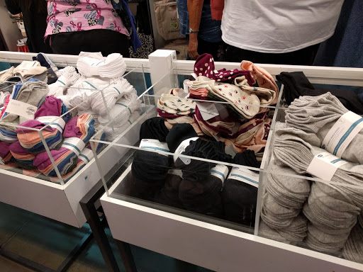 Clothing Store «Old Navy», reviews and photos, 9155 W Stockton Blvd, Elk Grove, CA 95758, USA