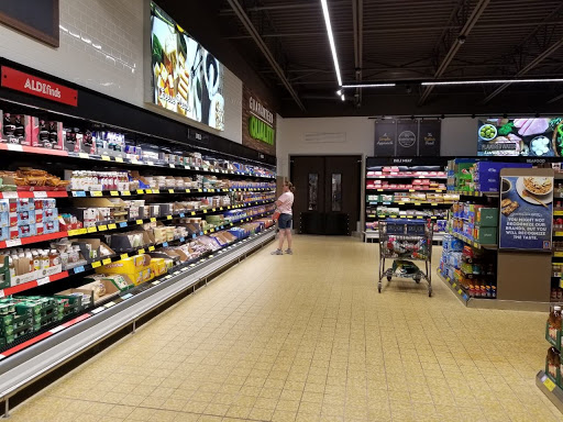 Supermarket «ALDI», reviews and photos, 1365 Lee St, Des Plaines, IL 60018, USA