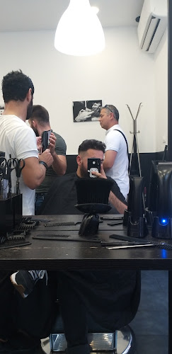 Naqeeb barber & hair stylist - Budapest
