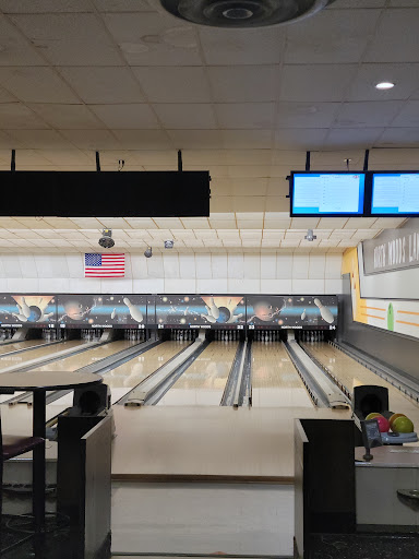 Bowling Alley «North Woods Lanes Bowling», reviews and photos, 10435 Valley View Rd, Macedonia, OH 44056, USA