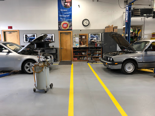 Auto Repair Shop «Auto-Bon Inc.», reviews and photos, 89 Wolcott Rd, Simsbury, CT 06070, USA