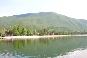 Lake Treska image