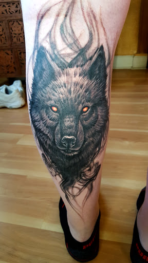 Tattoo Shop «I Ov Thee Dragon Tattoo And Body Piercing Studio», reviews and photos, 614 6th St, Racine, WI 53403, USA