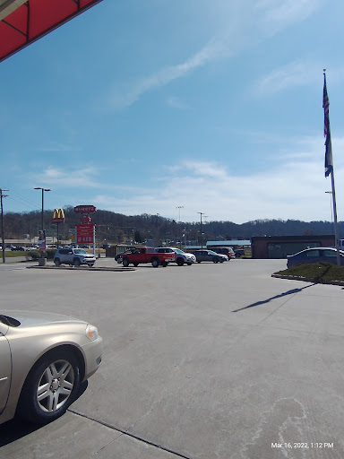 Gas Station «Sheetz», reviews and photos, 1525 Main St, Follansbee, WV 26037, USA