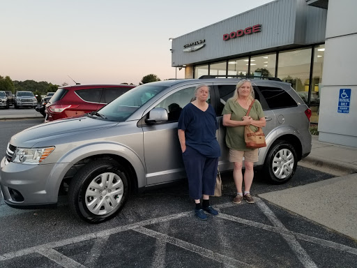 Car Dealer «Hendersonville Chrysler Dodge Jeep Ram», reviews and photos, 401 Duncan Hill Rd, Hendersonville, NC 28792, USA