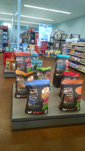 Pet Supply Store «Centinela Feed & Pet Supplies», reviews and photos, 18553 Devonshire St, Northridge, CA 91324, USA