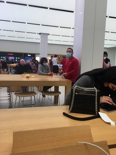 Apple Sherman Oaks image