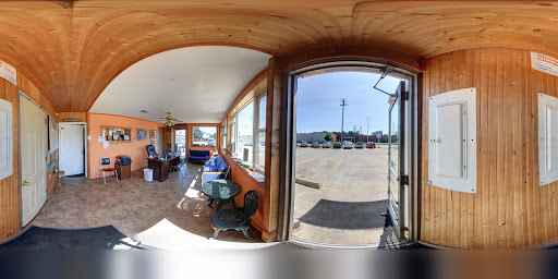 Used Car Dealer «Capital Auto Clinic», reviews and photos, 2412 Packers Ave, Madison, WI 53704, USA