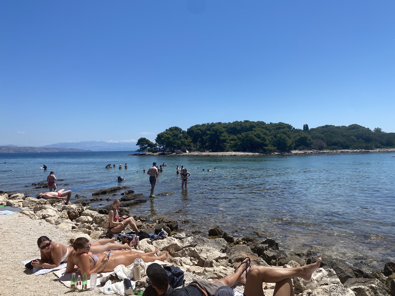 Hrvatska Plava Uvala'in fotoğrafı kirli temizlik seviyesi ile